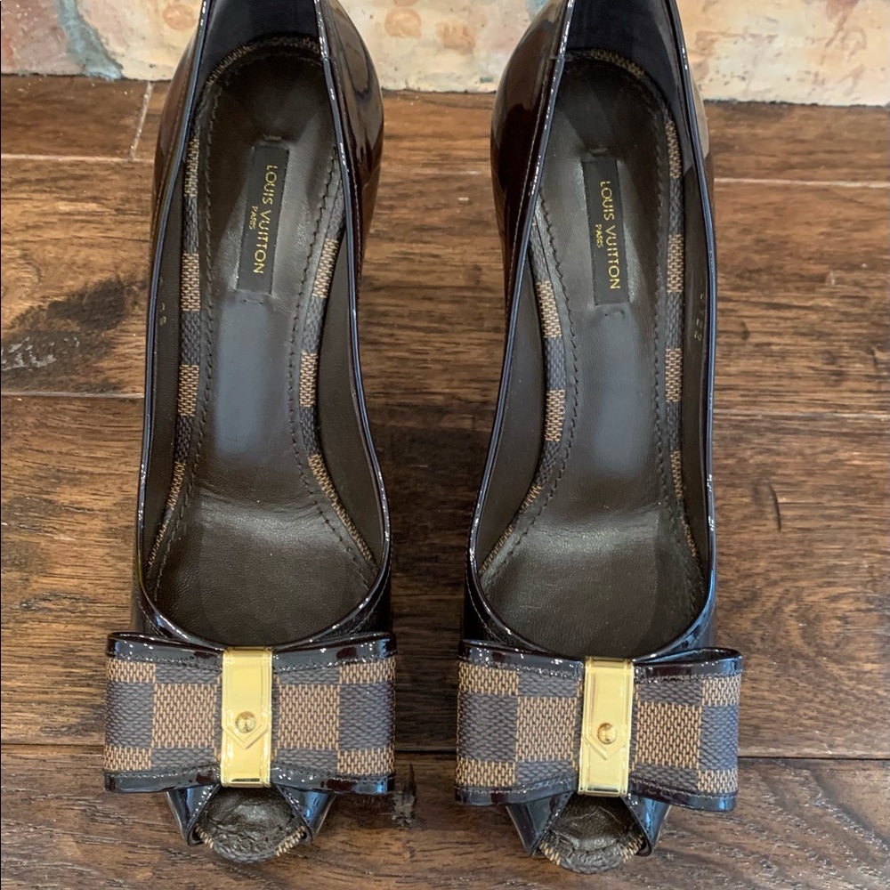 Louis Vuitton Damien Ebene Patent Valentine Pumps